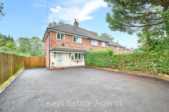 3-bed semi-detached on The Avenue, Blythe Bridge, Stoke-On-Trent, £220,000