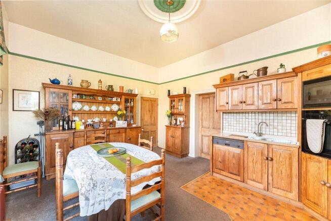 4 bed Detached for sale Image 7