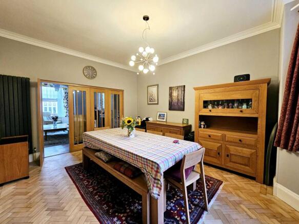 5 bed Terraced for sale Image 5
