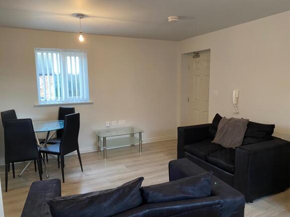 1 bed Apartment to rent Image 4
