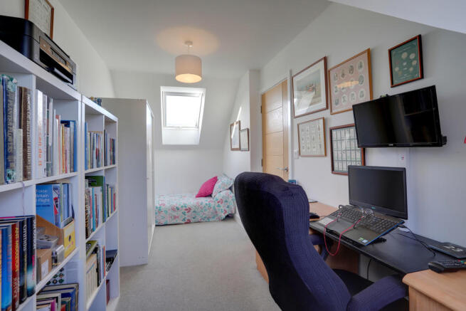 Bedroom 5/Study