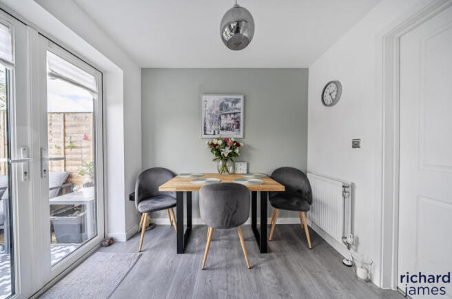 b6468c9b412a417fb421b67d2180c601