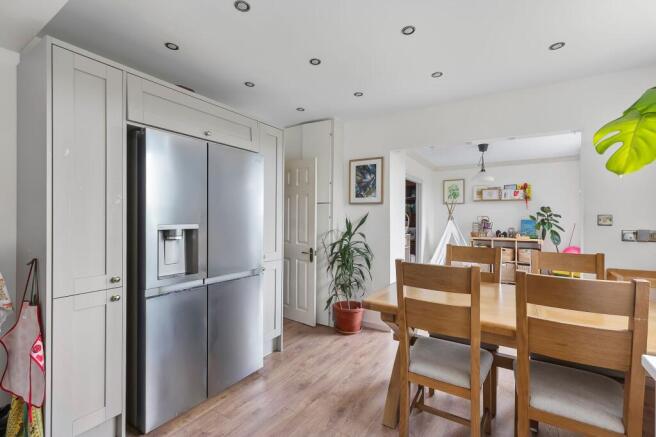 4 bed Semi-Detached for sale Image 6