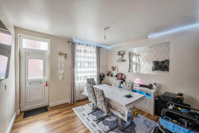 2 bed Terraced for sale Image 5