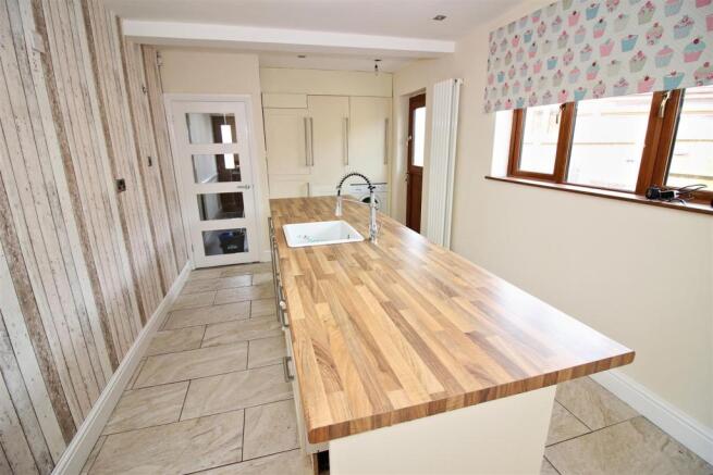 kitchen.2.JPG