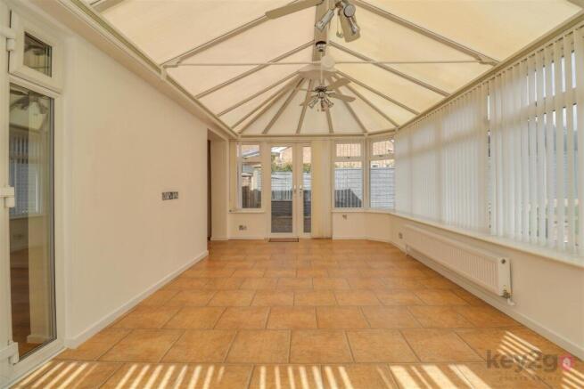 4 bed Detached for sale Image 7