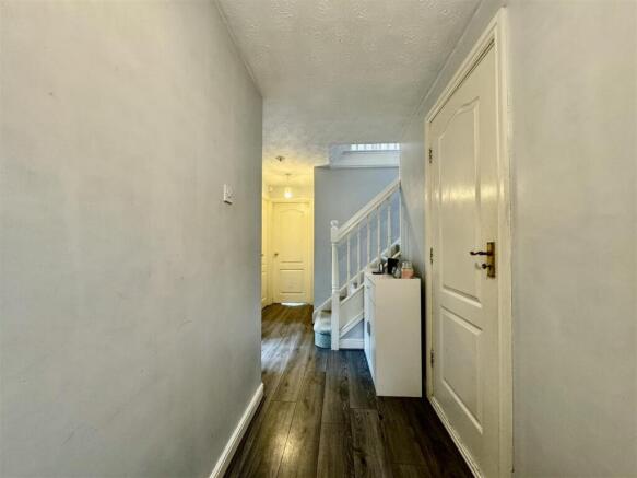 4 bed Detached for sale Image 5