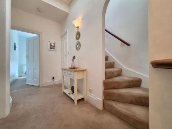 2 bed Flat for sale Image 7