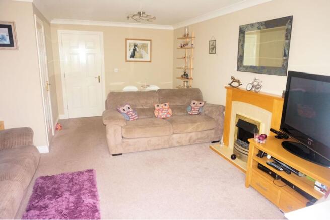 Lounge/Dining Room