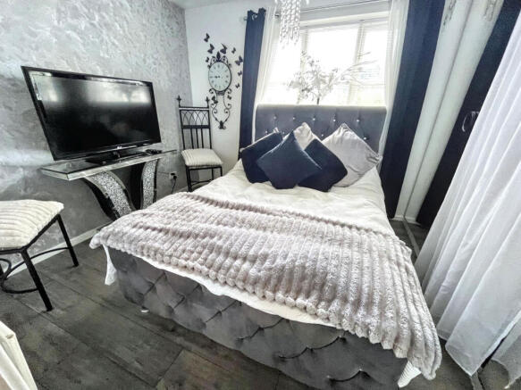 2 bed Semi-Detached for sale Image 5