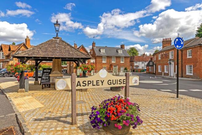 The Square, Aspley Guise, MK17 photo 4