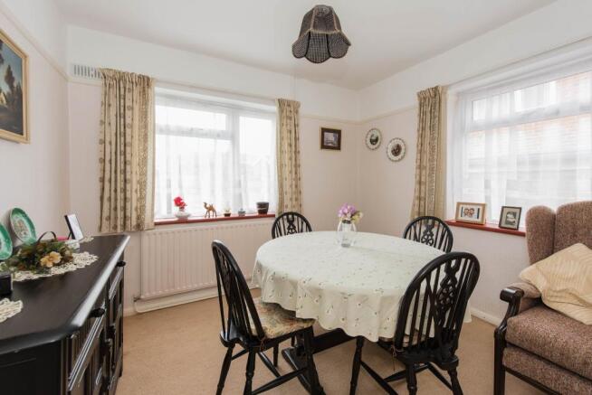 Dining room/bedroom