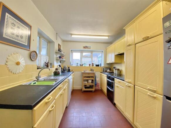 3 bed Detached for sale Image 5