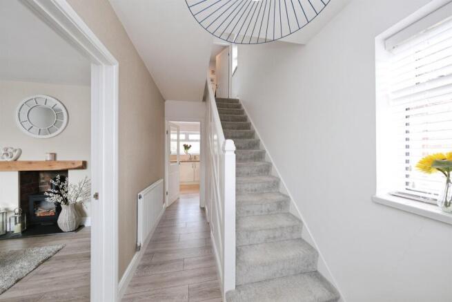 3 bed Semi-Detached for sale Image 5