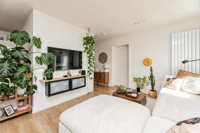 2 bed Apartment for sale Image 4