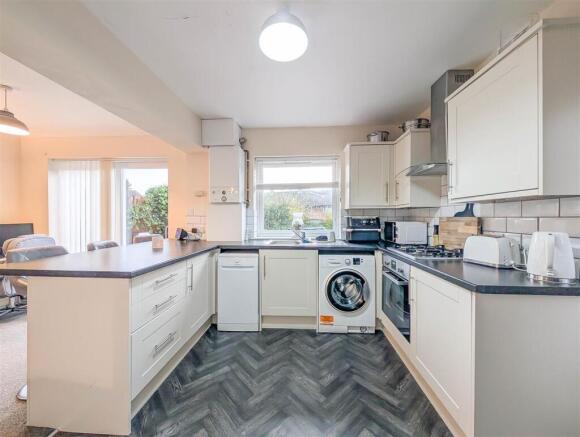 Knights Way, Brentwood photo 3