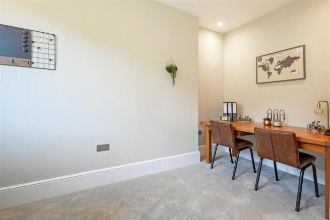4 bed Detached for sale Image 12