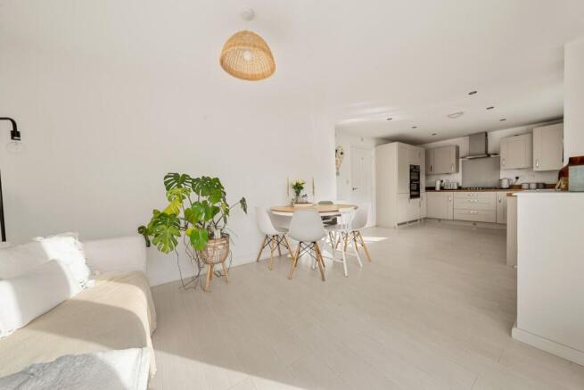 4 bed Detached for sale Image 4