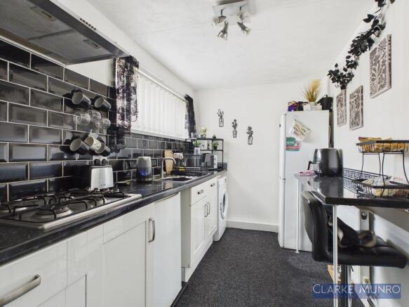 2 bed Flat for sale Image 5