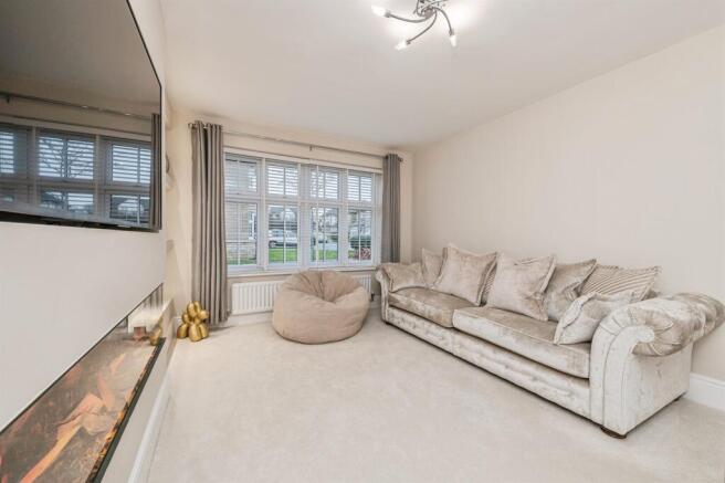 4 bed Detached for sale Image 7