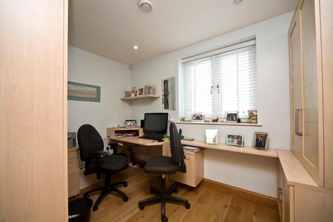 Study/5th Bedroom