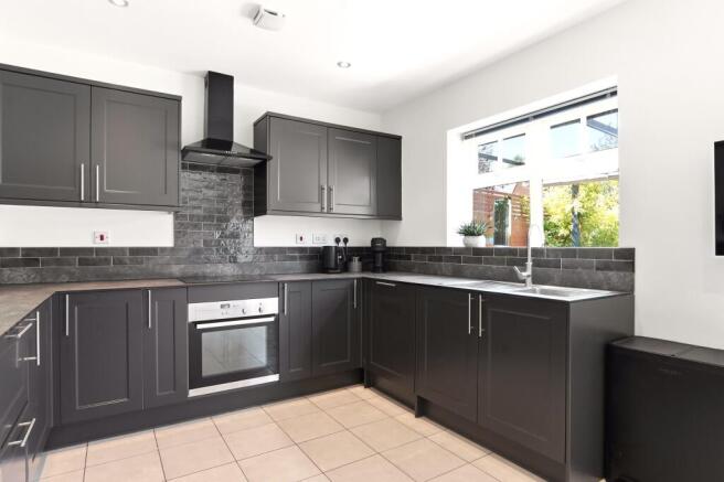 4 bed Detached for sale Image 6