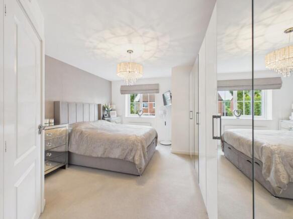 4 bed Detached for sale Image 11