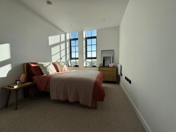 1 bed Apartment to rent Image 9