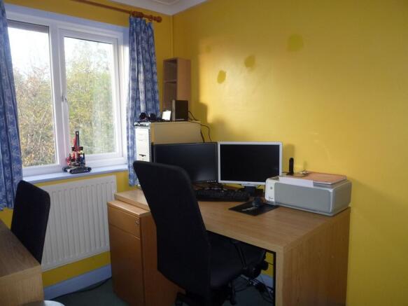 BEDROOM 2