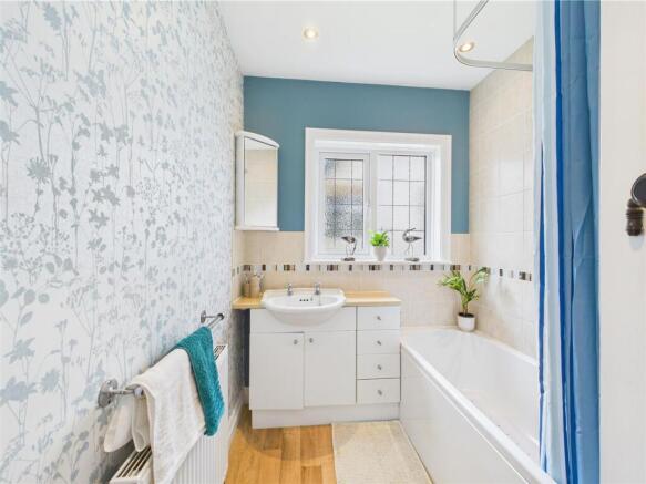 4 bed Detached for sale Image 8