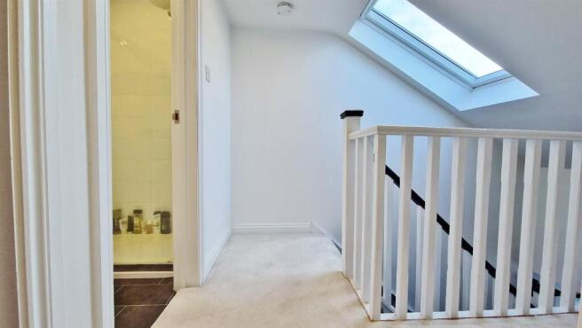 FIRST FLOOR LANDING