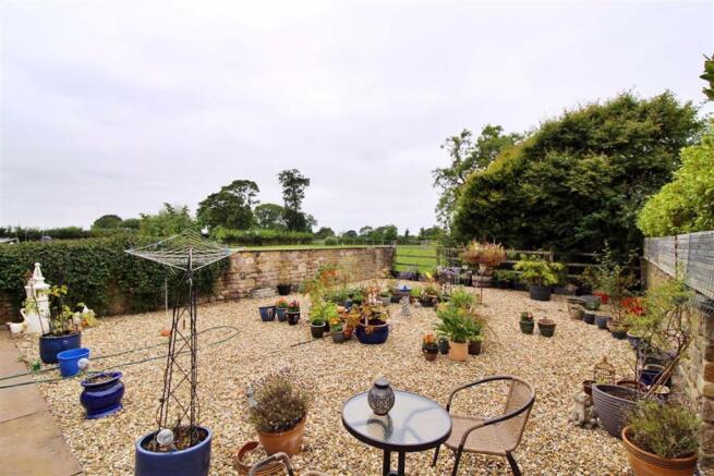 Rear Exterior - Gravelled Garden Reverse Angle