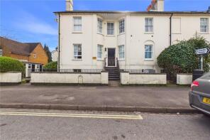Flat 3, Warwick House, Church Street, Theale, Reading RG7 5BX
