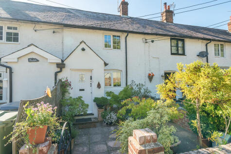 Petersfield Road, Greatham, GU33