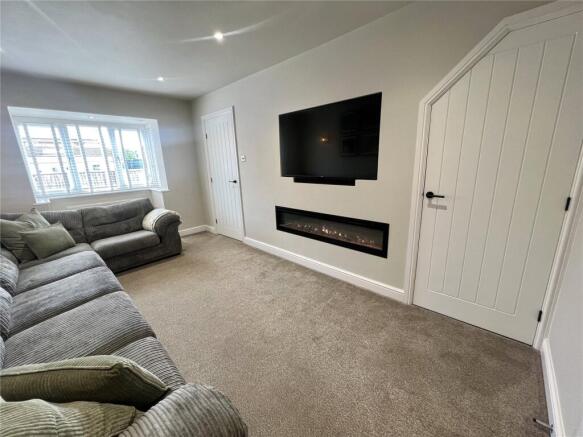 4 bed Detached for sale Image 4