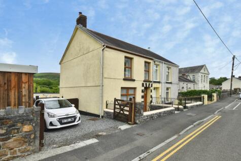 Cwmamman Road, Glanamman, Ammanford, Carmarthenshire, SA18