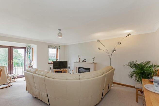 Living Room / Dining