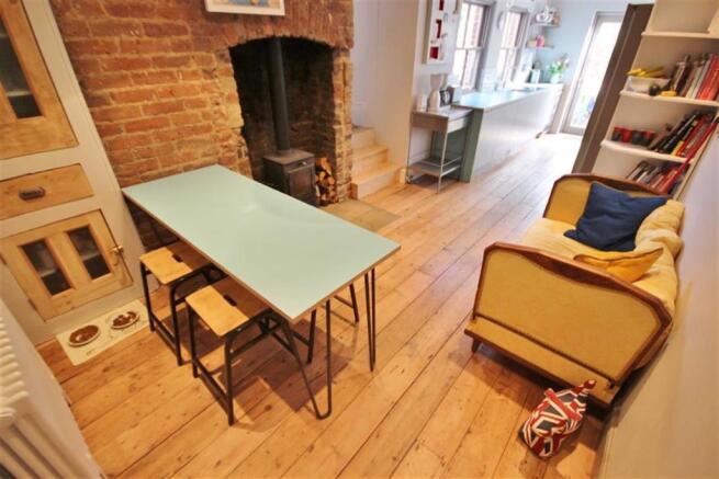 KITCHEN/FAMILY ROOM