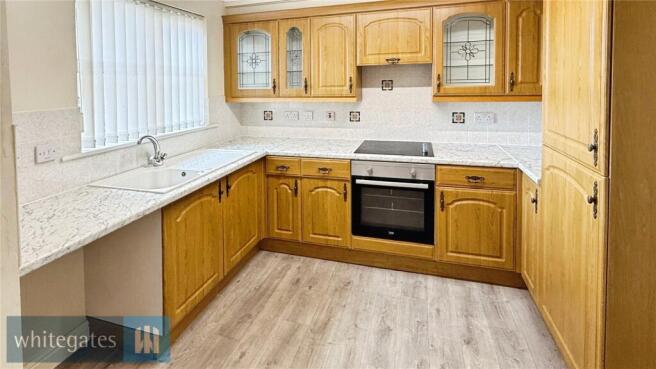 2 bed Terraced to rent Image 4