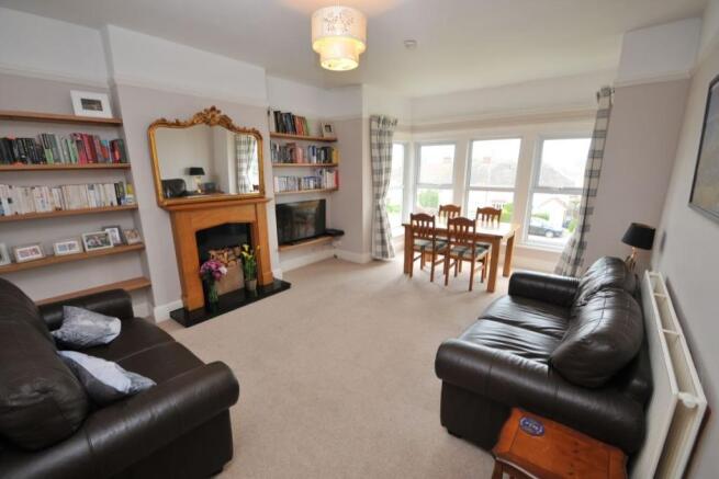 Sitting Room / Dining Room