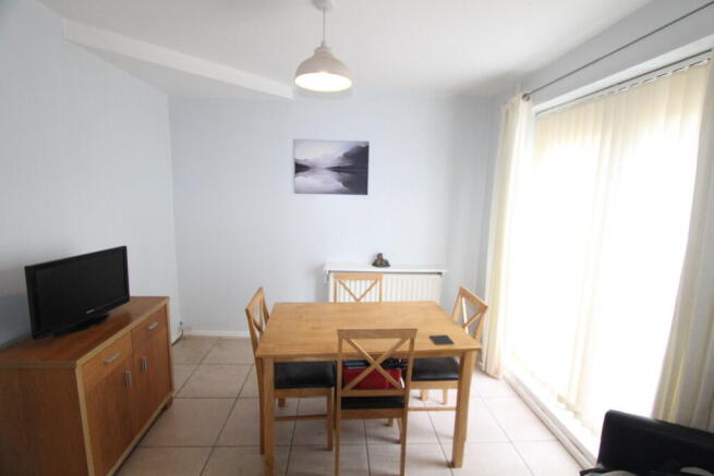 Warwick Avenue photo 4