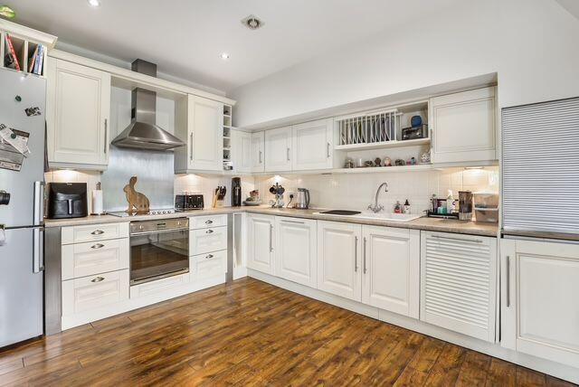 3 bed Penthouse for sale Image 12