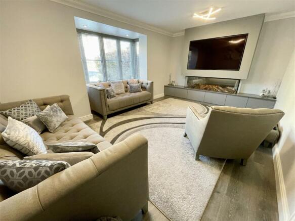 4. lounge.jpg