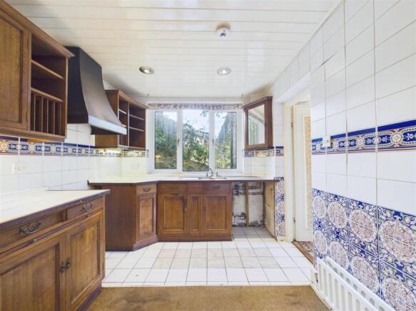 4 bed Detached for sale Image 5