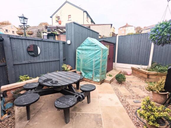 3 bed House to rent Image 11