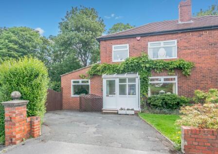 Whitechapel Grove, Scholes, Cleckheaton, BD19