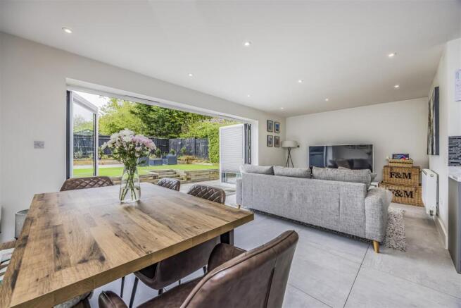 14 Trafalgar Rise, Clanfield-PorticoMarketing-Sold