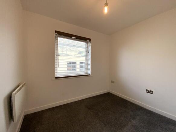 2 bed Apartment to rent Image 7