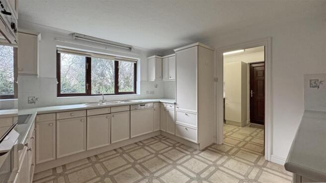 Kitchen 1 (8).jpg