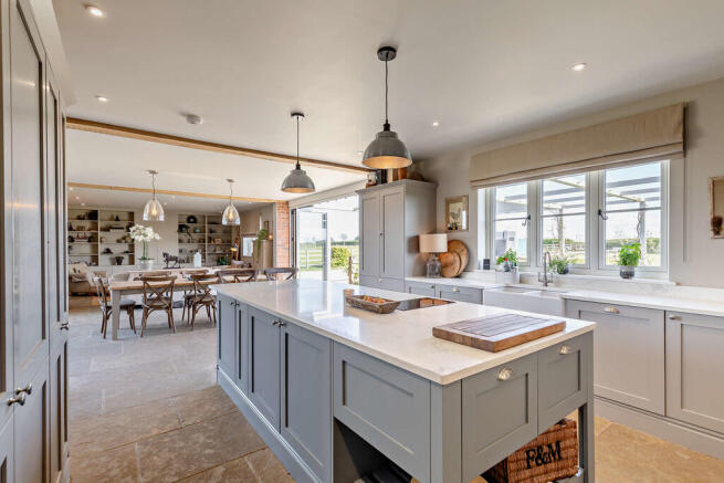 8644635-interior1...